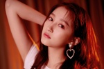美女明星關曉彤電腦桌麵壁紙