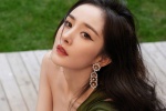 Yang Mi sexy and charming photo mobile wallpaper