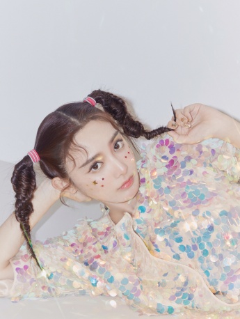 Peng Xiaoran fashion photo mobile wallpaper picture