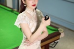 Wang Zhongyao's sexy photo of lace slit cheongsam