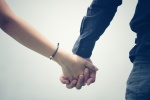 Couple holding hands picture material HD wallpaper