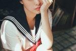 穿着黑丝袜的制服美女写真照片