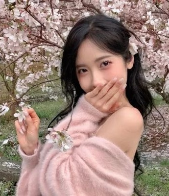 高清唯美的甜甜的女生頭像