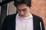 Yang Yang looks so handsome in gold-rimmed glasses