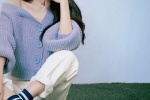 Zhao Liying charming and sexy photo in off-shoulder sweater