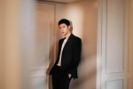 Wang Yibo handsome photo in black suit