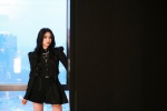 Jin Zihan fashion sexy photo in black suit