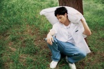 Dong Youlin's refreshing and handsome photo pictures in white shirt