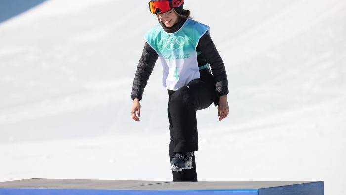 Gu Ailing award podium HD computer wallpaper