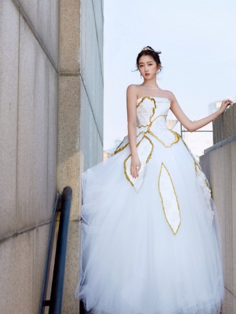 關曉彤2022浙江衛視跨年晚會圖片