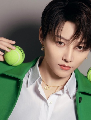 Liu Yuxin green jacket fashion photo pictures