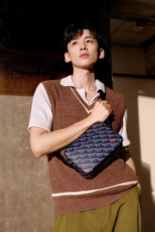 Bai Jingting fashionable and handsome photo pictures