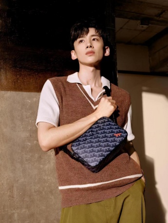 白敬亭时尚帅气写真图片