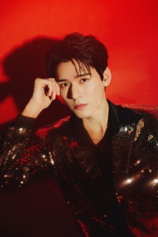 Gong Jun Hunan Satellite TV New Year's Eve Party 2022 Pictures