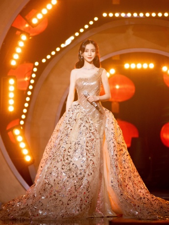 Angelababy Hunan Satellite TV Lantern Festival Party Pictures