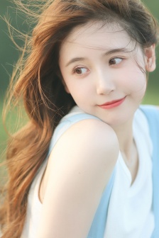 Internet celebrity beauty Yili Shazi photo wallpaper