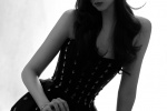 關曉彤鉚釘小黑裙超A性感寫真