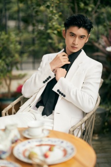 张云龙ELLE风尚大典帅气写真