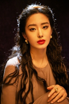 Yang Caiyu's charming temperament, classic and sexy photos