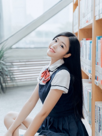 Sichuan school beauties beautiful uniform photos in the library