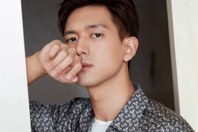 Li Xianshuo handsome photo desktop wallpaper