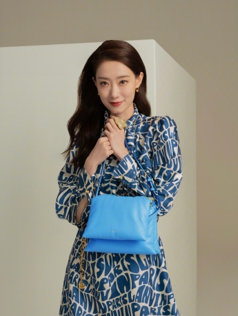 张小斐优雅简约性感写真图片