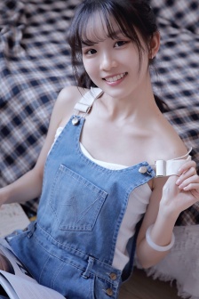 Girl with sweet smile picture HD mobile wallpaper