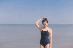 泳衣美女海边灵动诱人写真照图片