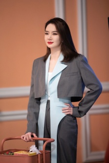 戚薇《姐妹俱樂部》高清圖片