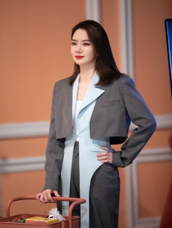 Qi Wei《Sisters Club》HD pictures