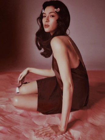 Zhong Chuxi charming and sexy photo pictures