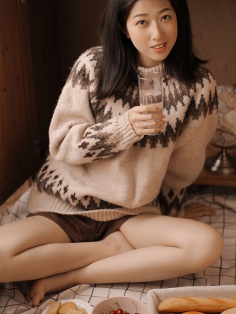 冬日文靜美性感美腿寫真