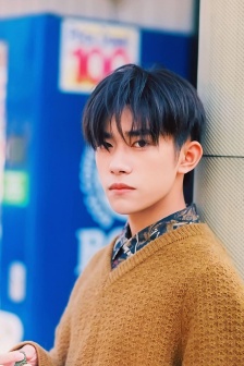 Yi Yang Qianxi's watermark-free mobile wallpaper