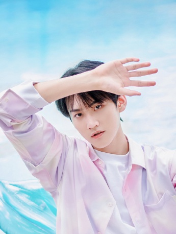 Zhou Keyu handsome pictures and photos