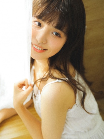 吊帶美女妖嬈嫵媚性感私房寫真