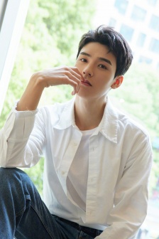 Handsome young man Gong Jun handsome pictures and photos