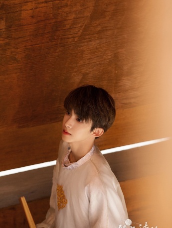 Liu Yu《Poetry from the Neighbors》Pictures