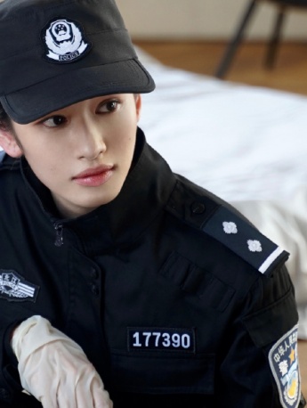 《猎罪图鉴》何溶月图片