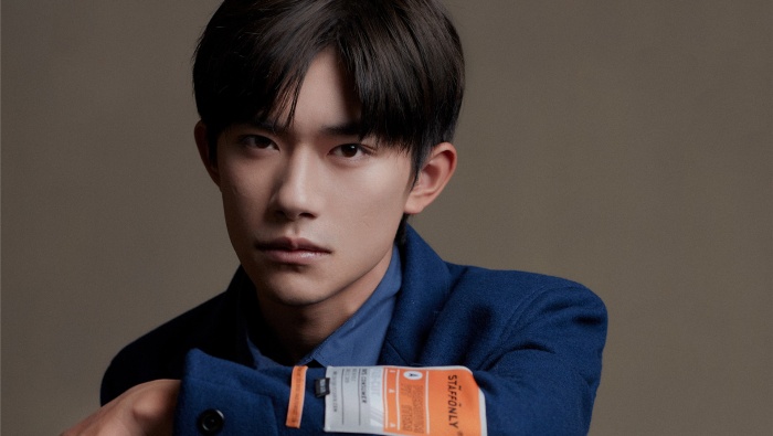 易烊千玺儒雅帅写真高清壁纸