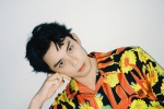 Wu Lei cool and handsome photo pictures in printed shirt