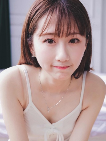 吊带美女性感居家诱惑迷人写真