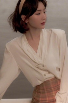 毛晓彤港式复古氛围感手机壁纸