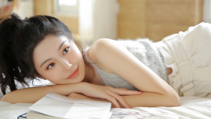 Beauty internet celebrity white tender sexy photo desktop wallpaper