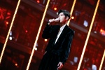 Wang Yuan handsome photo pictures in velvet suit