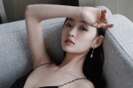 Sexy pictures of Zhou Yiran's Harper's Bazaar annual party