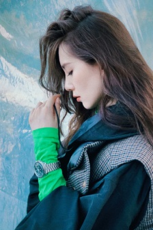 Liu Shishi fashion and sexy behind-the-scenes photos