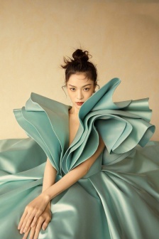 Zhong Chuxi Harper's Bazaar magazine cover photo