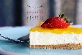 May 2021 delicious dessert desktop calendar wallpaper