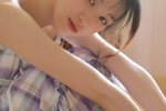 吊带美女妖娆性感卧室写真