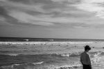 Deng Lun's black and white textured photo of seaside atmosphere